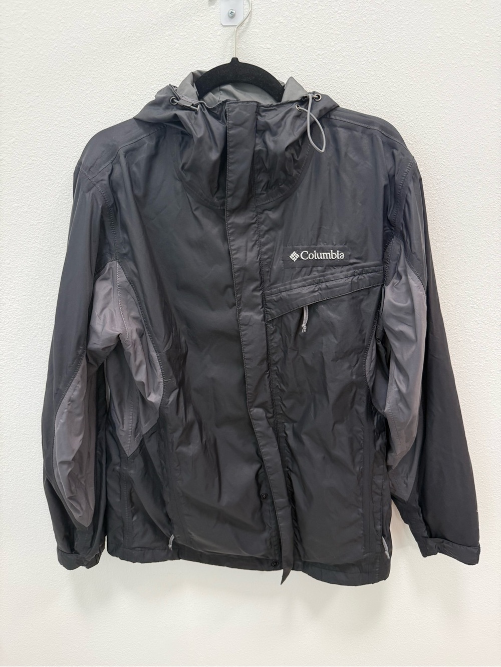 Columbia Men Black and Gray Hooded Rain Jacket